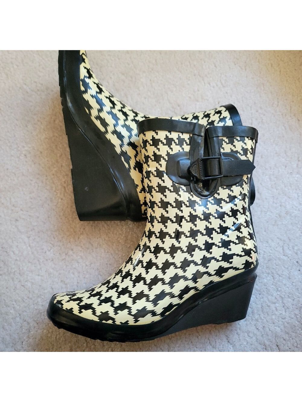 Vintage Penningtons Women's Houndstooth Rain Wedge Boots Size 8